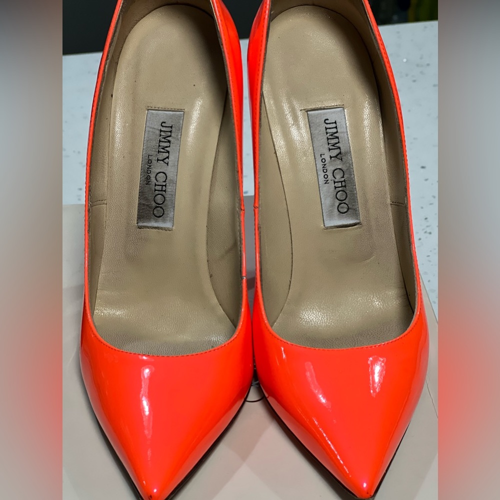 Authentic jimmy Choo Anounk pump